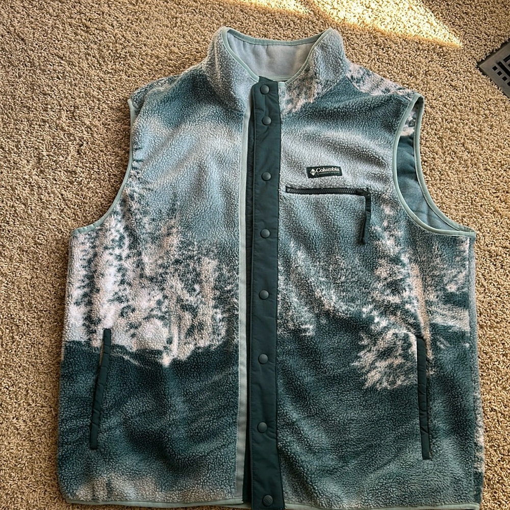 Men’s Columbia fleece vest
